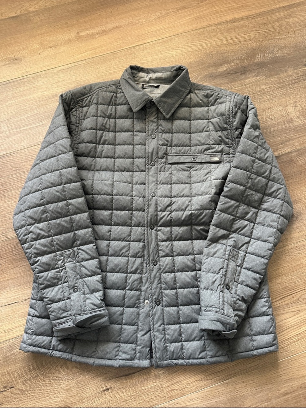 The North Face Men's Quilted Shirt Jacket in Gray